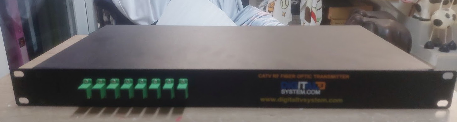 FTTH CATV Optical Transmitter 1550nm 10dBm 5Km SC/APC เชื่อมต่อ MGC AGC หน้าจอ OLCD RF นิ้ว